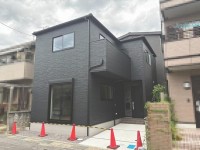 ●ZEH水準省エネ住宅
BELS申請の場合132,000円(税込)
●現地完成済
●外構工事費込