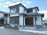 ●各居室6帖以上の5SLDK!
●2026年9月に水回り交換等のリフォーム予定
●駐車3台可能（車種による）