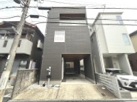 2017年1月建築
バルコニー2か所
各居室収納スペース有